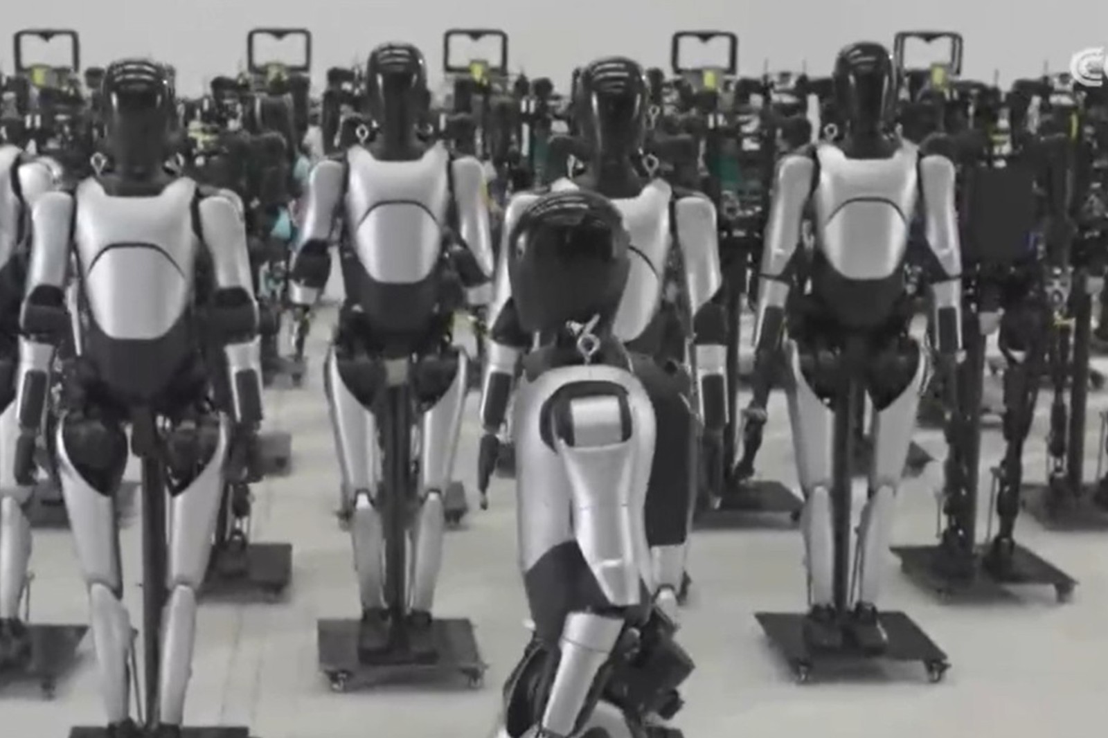 央视报道！揭秘qm球盟会机器人量产超级工厂